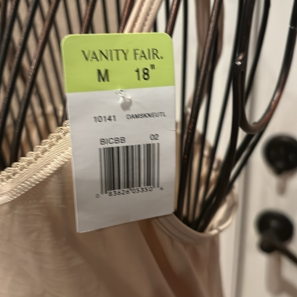 Vanity Fair neutral V Neck adjustable strap 18 inch slip - Picture 6 of 7